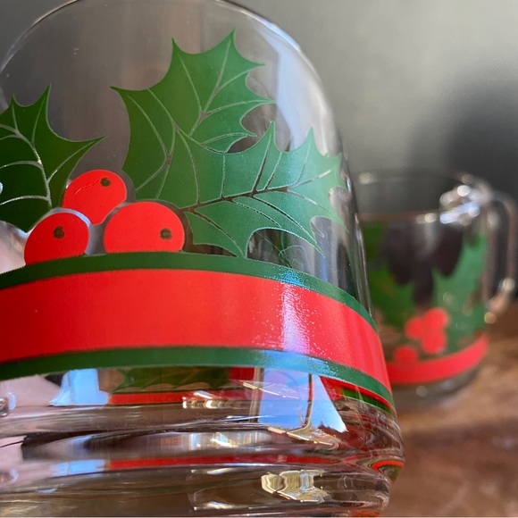 2 Vintage Christmas Mugs Red and Green Holly Berry - Picture 2 of 12